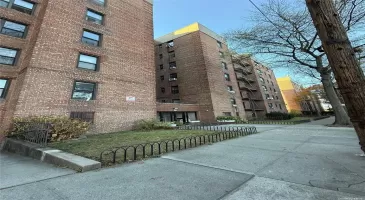 40 43rd Street, New York, NY, 2 Bedrooms Bedrooms, 5 Rooms Rooms,1 BathroomBathrooms,Residential,For Sale,43rd,L3584879