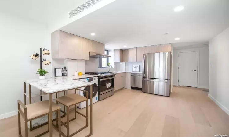 136-80 41st Avenue, New York, NY, 2 Bedrooms Bedrooms, 6 Rooms Rooms,2 BathroomsBathrooms,Residential,For Sale,41st,L3584958