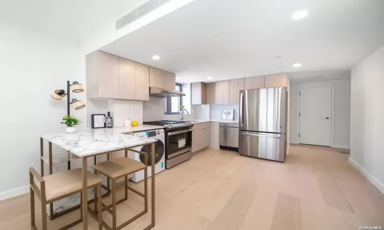 136-80 41st Avenue, New York, NY, 1 Bedroom Bedrooms, 4 Rooms Rooms,1 BathroomBathrooms,Residential,For Sale,41st,L3584959