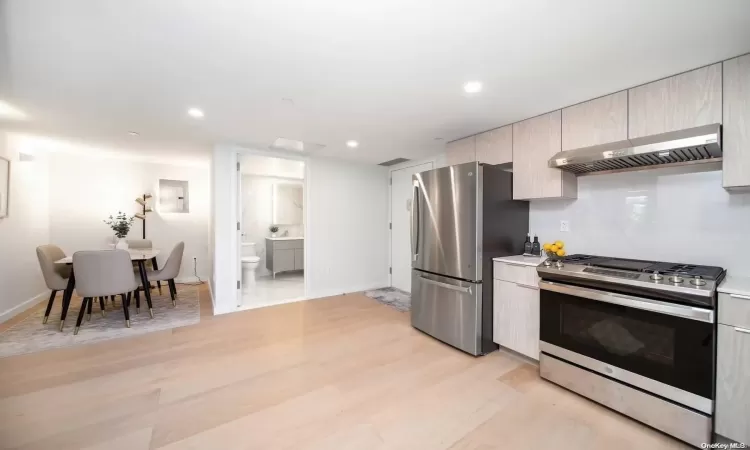 136-80 41st Avenue, New York, NY, 1 Bedroom Bedrooms, 4 Rooms Rooms,1 BathroomBathrooms,Residential,For Sale,41st,L3584959