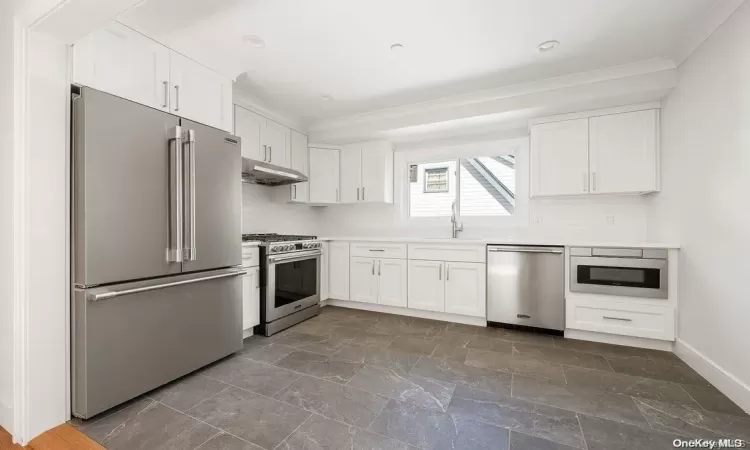 42-30 247th Street, New York, NY, 8 Bedrooms Bedrooms, 12 Rooms Rooms,5 BathroomsBathrooms,Residential Income,For Sale,247th,L3584976