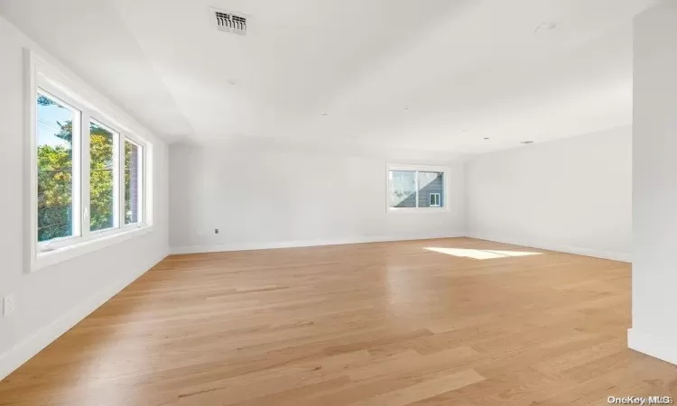 42-30 247th Street, New York, NY, 8 Bedrooms Bedrooms, 12 Rooms Rooms,5 BathroomsBathrooms,Residential Income,For Sale,247th,L3584976