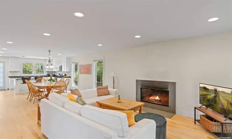 6 Gallatin Lane, East Hampton, NY, 7 Bedrooms Bedrooms, 15 Rooms Rooms,4 BathroomsBathrooms,Residential Income,For Sale,Gallatin,L3585008