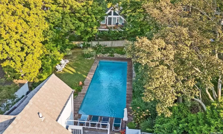 6 Gallatin Lane, East Hampton, NY, 7 Bedrooms Bedrooms, 15 Rooms Rooms,4 BathroomsBathrooms,Residential Income,For Sale,Gallatin,L3585008