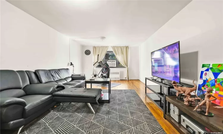 29-50 137th Street, New York, NY, 1 Bedroom Bedrooms, 4 Rooms Rooms,1 BathroomBathrooms,Residential,For Sale,137th,L3585021