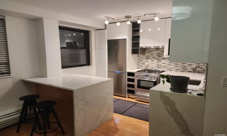 61-25 98th Street, New York, NY, 1 Bedroom Bedrooms, 4 Rooms Rooms,1 BathroomBathrooms,Residential Lease,For Rent,98th,L3585150