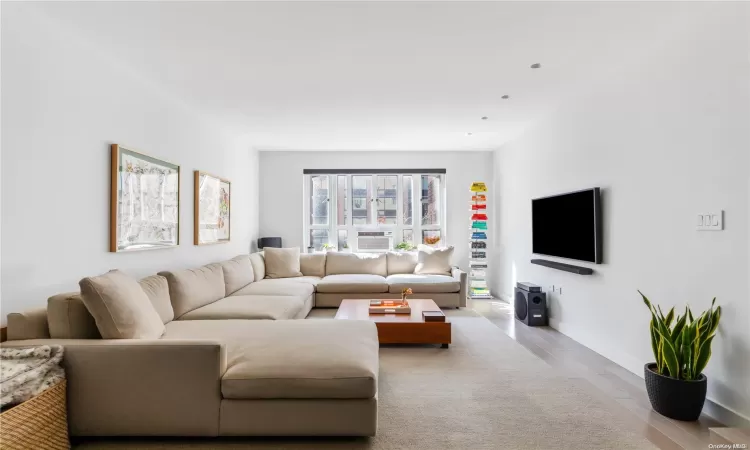 165 20th Street, New York, NY, 1 Bedroom Bedrooms, 4 Rooms Rooms,1 BathroomBathrooms,Residential,For Sale,20th,L3585373