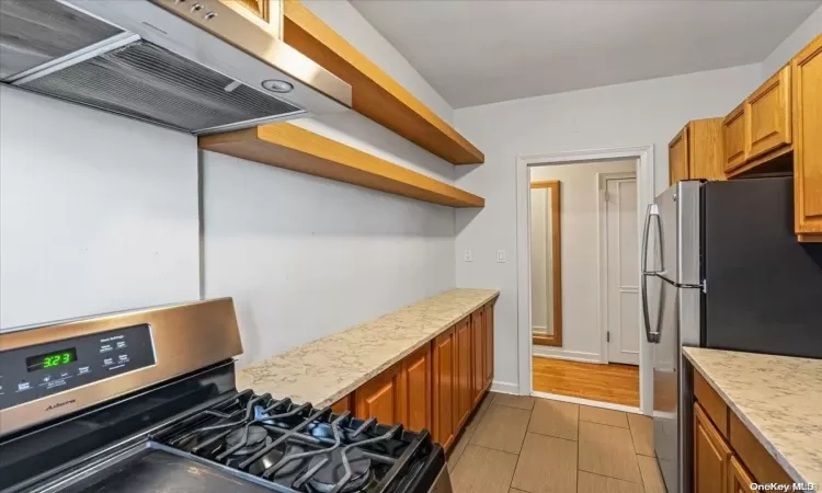 5142 30th Avenue, New York, NY, 1 Bedroom Bedrooms, 3 Rooms Rooms,1 BathroomBathrooms,Residential,For Sale,30th,L3585448