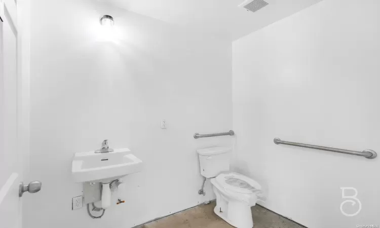 30-63 31st Street, New York, NY, 1 Room Rooms,1 BathroomBathrooms,Residential,For Sale,31st,L3585507