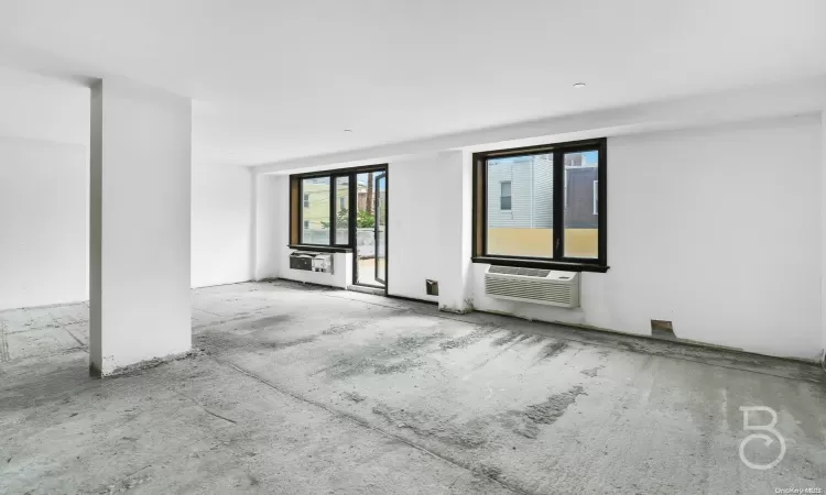 30-63 31st Street, New York, NY, 1 Room Rooms,1 BathroomBathrooms,Residential,For Sale,31st,L3585507