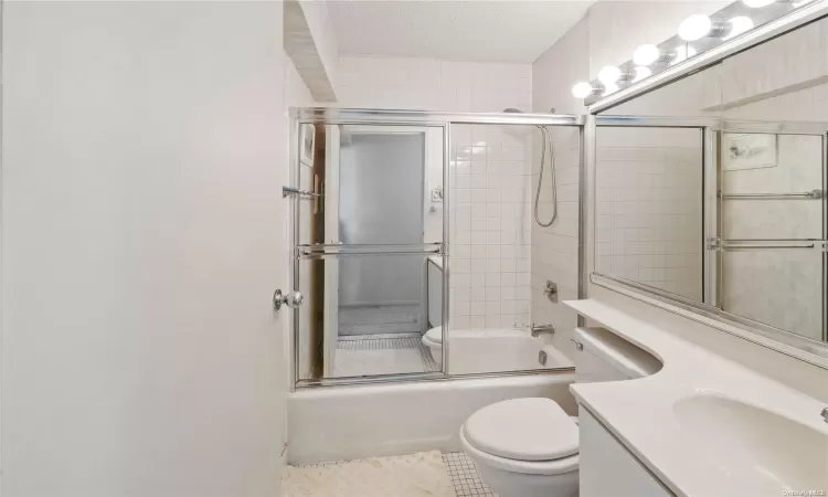 2 Bay Club Drive, New York, NY, 1 Bedroom Bedrooms, 5 Rooms Rooms,1 BathroomBathrooms,Residential,For Sale,Bay Club,L3585566