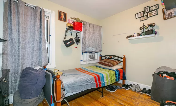 30-27 93rd Street, New York, NY, 5 Bedrooms Bedrooms, 10 Rooms Rooms,2 BathroomsBathrooms,Residential Income,For Sale,93rd,L3585589