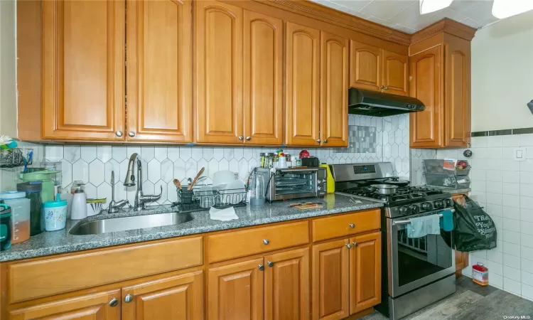 30-27 93rd Street, New York, NY, 5 Bedrooms Bedrooms, 10 Rooms Rooms,2 BathroomsBathrooms,Residential Income,For Sale,93rd,L3585589