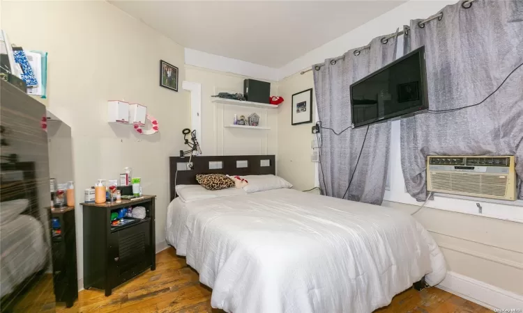 30-27 93rd Street, New York, NY, 5 Bedrooms Bedrooms, 10 Rooms Rooms,2 BathroomsBathrooms,Residential Income,For Sale,93rd,L3585589