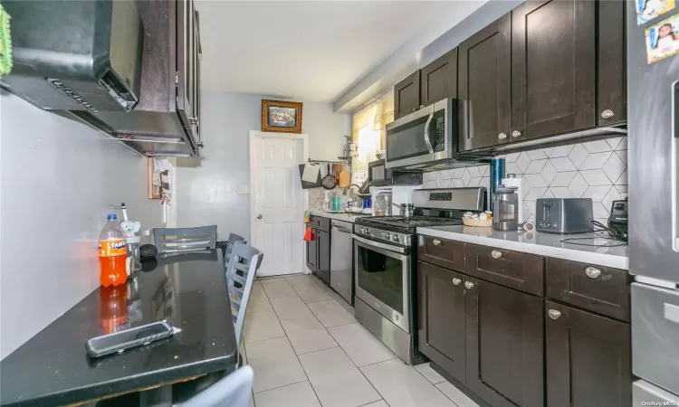 30-27 93rd Street, New York, NY, 5 Bedrooms Bedrooms, 10 Rooms Rooms,2 BathroomsBathrooms,Residential Income,For Sale,93rd,L3585589