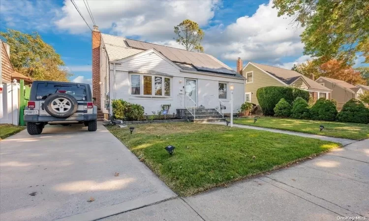 23 Milburn Avenue, Hempstead, NY, 3 Bedrooms Bedrooms, 5 Rooms Rooms,2 BathroomsBathrooms,Residential,For Sale,Milburn,L3585666