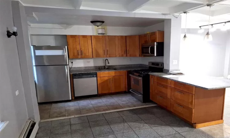 80-15 Main Street, New York, NY, 3 Bedrooms Bedrooms, 5 Rooms Rooms,3 BathroomsBathrooms,Residential,For Sale,Main,L3585855