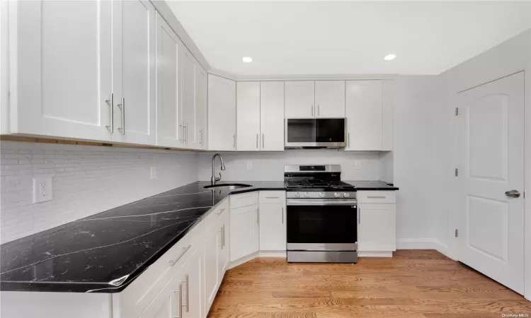 152-25 118th Avenue, New York, NY, 3 Bedrooms Bedrooms, 8 Rooms Rooms,1 BathroomBathrooms,Residential,For Sale,118th,L3585790