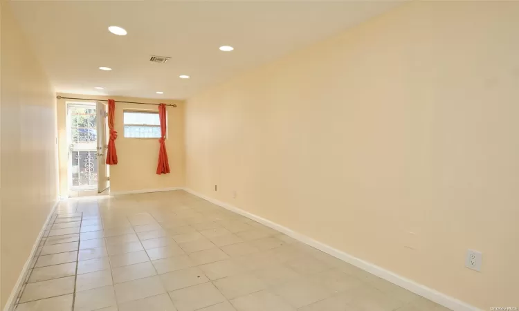 151-27 12th Avenue, New York, NY, 3 Bedrooms Bedrooms, 5 Rooms Rooms,2 BathroomsBathrooms,Residential,For Sale,12th,L3586008