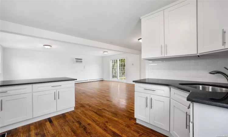 89-20 78th Street, New York, NY, 3 Rooms Rooms,1 BathroomBathrooms,Residential Lease,For Rent,78th,L3586137