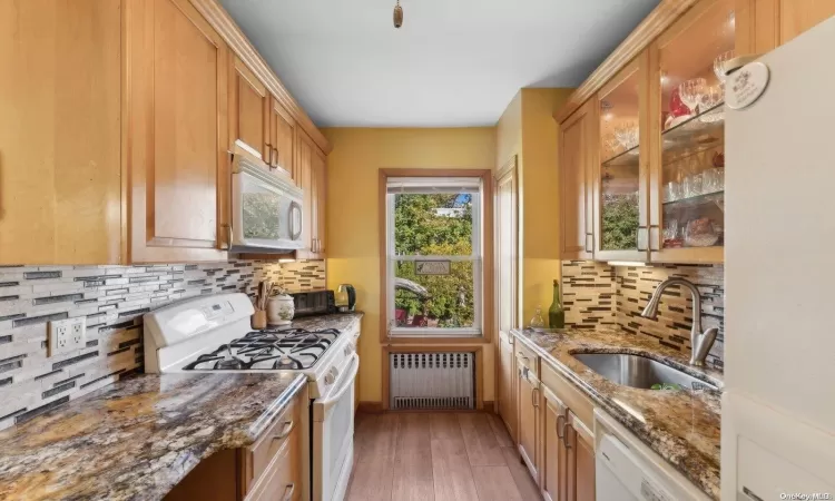 64-15 78th Street, New York, NY, 3 Bedrooms Bedrooms, 6 Rooms Rooms,1 BathroomBathrooms,Residential,For Sale,78th,L3586129