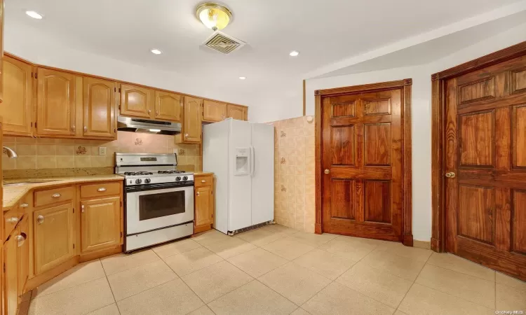 436 45th Street, New York, NY, 9 Bedrooms Bedrooms, 16 Rooms Rooms,4 BathroomsBathrooms,Residential Income,For Sale,45th,L3586146