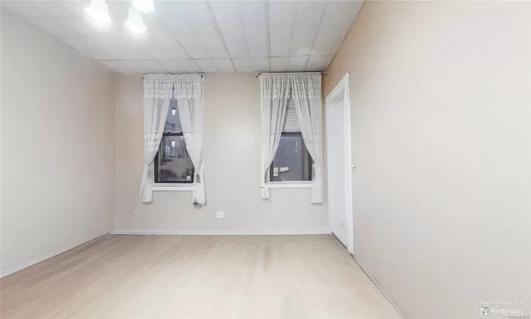 36-44 32nd Street, New York, NY, 3 Bedrooms Bedrooms, 12 Rooms Rooms,2 BathroomsBathrooms,Residential Income,For Sale,32nd,L3586289