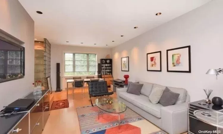 77-35 113 Street, New York, NY, 1 Bedroom Bedrooms, 6 Rooms Rooms,1 BathroomBathrooms,Residential,For Sale,113,L3586389