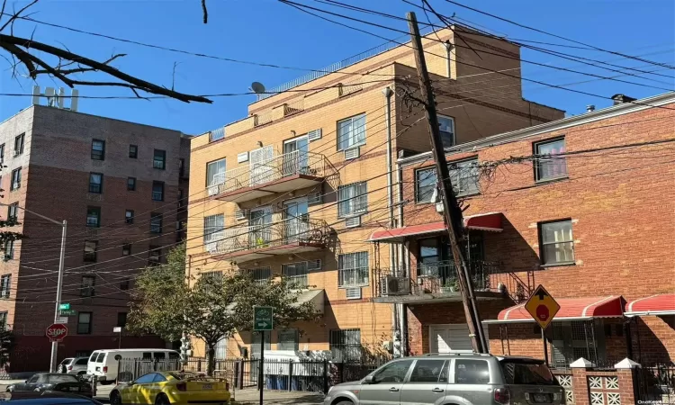 90-03 Whitney Avenue, New York, NY, 9 Bedrooms Bedrooms, 20 Rooms Rooms,4 BathroomsBathrooms,Residential Income,For Sale,Whitney,L3586605