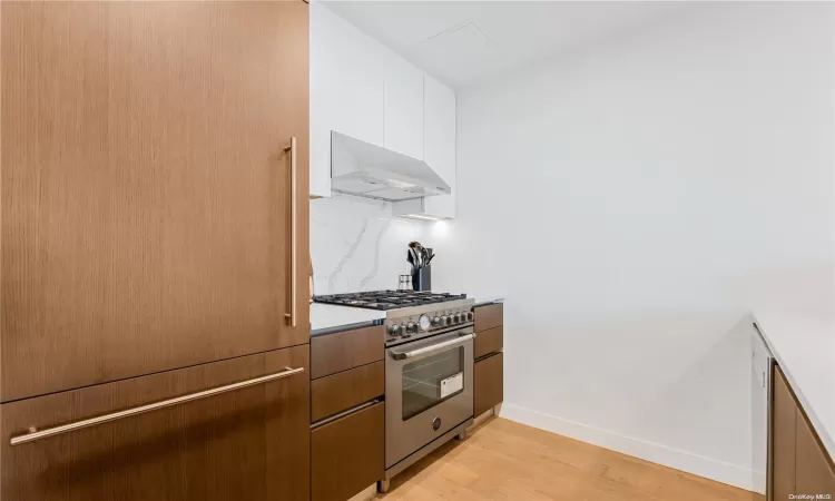 33-66 Farrington Street, New York, NY, 2 Bedrooms Bedrooms, 5 Rooms Rooms,2 BathroomsBathrooms,Residential,For Sale,Farrington,L3586619