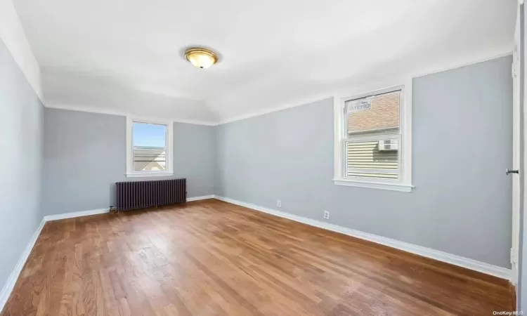 28-45 200th Street, New York, NY, 3 Bedrooms Bedrooms, 6 Rooms Rooms,1 BathroomBathrooms,Residential,For Sale,200th Street,L3586622