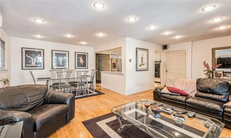 155-30 99th Street, New York, NY, 6 Bedrooms Bedrooms, 12 Rooms Rooms,5 BathroomsBathrooms,Residential Income,For Sale,99th,L3586653