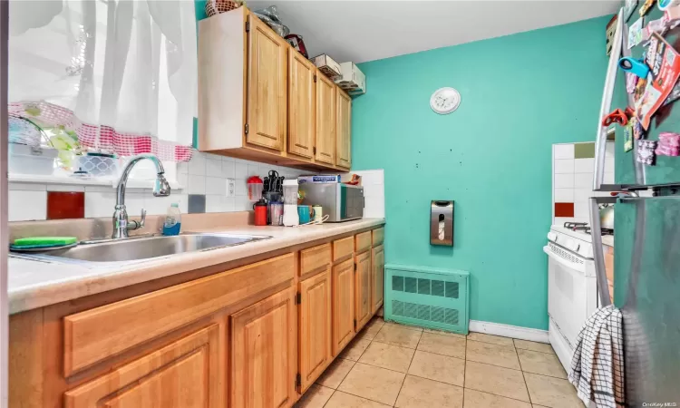 1050 Hancock Street, New York, NY, 2 Bedrooms Bedrooms, 4 Rooms Rooms,1 BathroomBathrooms,Residential,For Sale,Hancock,L3586429