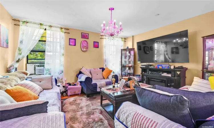 1050 Hancock Street, New York, NY, 2 Bedrooms Bedrooms, 4 Rooms Rooms,1 BathroomBathrooms,Residential,For Sale,Hancock,L3586429