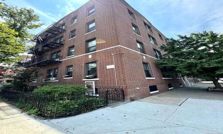 41-02 69th Street, New York, NY, ,Commercial Sale,For Sale,69th,L3586752