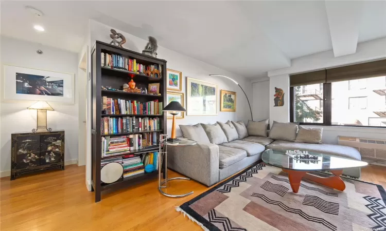 35-40 30th Street, New York, NY, 1 Bedroom Bedrooms, 4 Rooms Rooms,1 BathroomBathrooms,Residential,For Sale,30th,L3586840