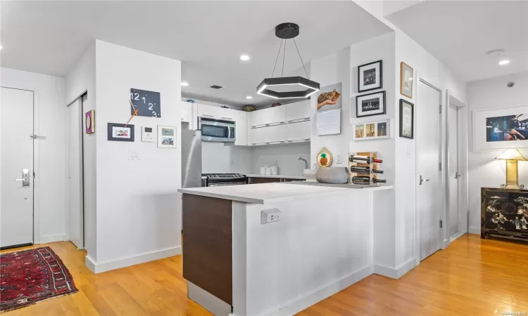 35-40 30th Street, New York, NY, 1 Bedroom Bedrooms, 4 Rooms Rooms,1 BathroomBathrooms,Residential,For Sale,30th,L3586840