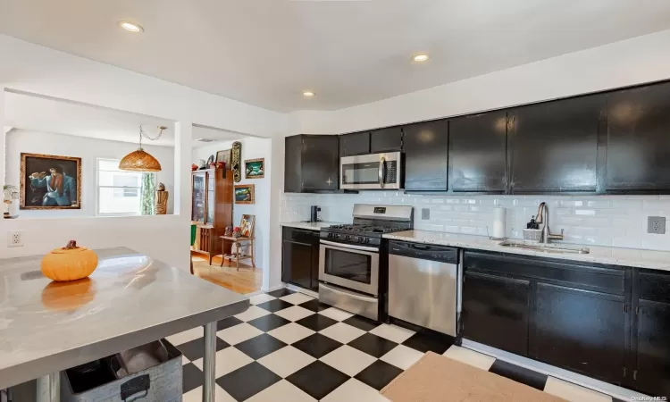 Kitchen W/ Stainless Steel Appliances