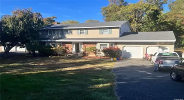 36 Julia Circle, Brookhaven, NY, 5 Bedrooms Bedrooms, 11 Rooms Rooms,3 BathroomsBathrooms,Residential Lease,For Rent,Julia,L3586886