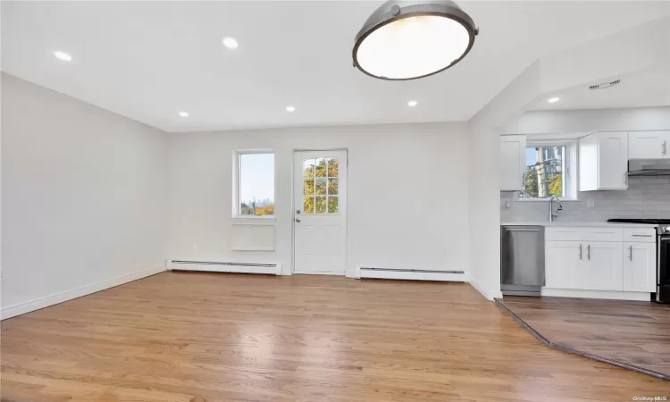 82-08 58th Avenue, New York, NY, 5 Bedrooms Bedrooms, 10 Rooms Rooms,3 BathroomsBathrooms,Residential Income,For Sale,58th,L3587019