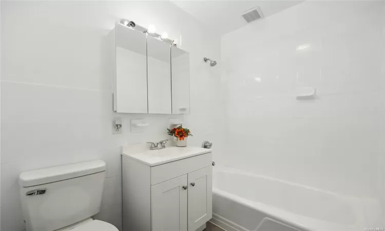 37-60 83rd Street, New York, NY, 7 Bedrooms Bedrooms, 15 Rooms Rooms,2 BathroomsBathrooms,Residential Income,For Sale,83rd,L3587093