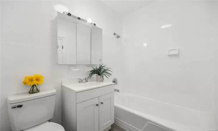 37-60 83rd Street, New York, NY, 7 Bedrooms Bedrooms, 15 Rooms Rooms,2 BathroomsBathrooms,Residential Income,For Sale,83rd,L3587093