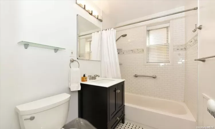 175-06 Devonshire Road, New York, NY, 1 Bedroom Bedrooms, 3 Rooms Rooms,1 BathroomBathrooms,Residential,For Sale,Devonshire,L3587099