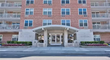 410 Broadway, Long Beach, NY, 1 Bedroom Bedrooms, 4 Rooms Rooms,1 BathroomBathrooms,Residential,For Sale,Broadway,L3587242