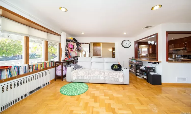 151-71 25th Avenue, New York, NY, 4 Bedrooms Bedrooms, 8 Rooms Rooms,2 BathroomsBathrooms,Residential,For Sale,25th,L3587365