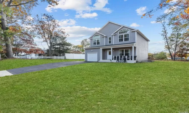 2 Winfield Davis Drive, Brookhaven, NY, 4 Bedrooms Bedrooms, 7 Rooms Rooms,2 BathroomsBathrooms,Residential,For Sale,Winfield Davis,L3587361