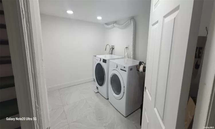 80-50 255th Street, New York, NY, 4 Bedrooms Bedrooms, 8 Rooms Rooms,3 BathroomsBathrooms,Residential,For Sale,255th,L3587385