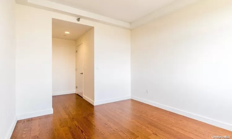 40-22 College Point Boulevard, New York, NY, 2 Bedrooms Bedrooms, 5 Rooms Rooms,1 BathroomBathrooms,Residential,For Sale,College Point,L3587496