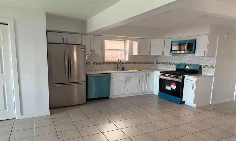 159-40 95th Street, New York, NY, 4 Bedrooms Bedrooms, 8 Rooms Rooms,2 BathroomsBathrooms,Residential,For Sale,95th,L3587557