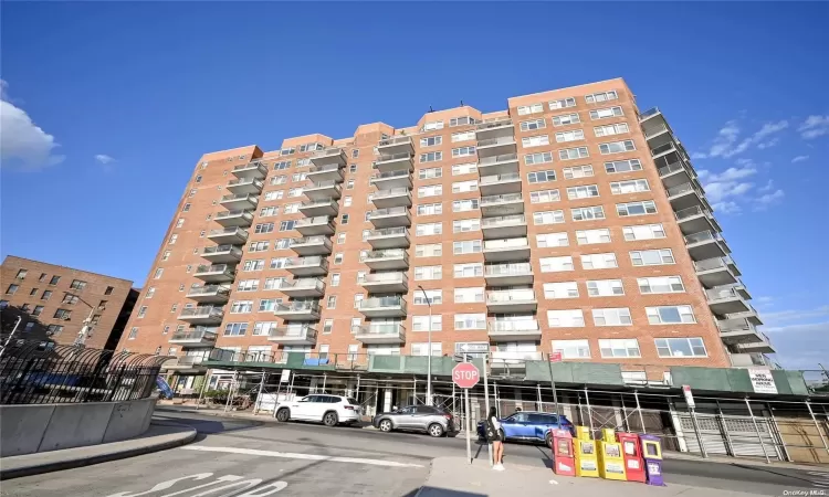 85-15 Main Street, New York, NY, 3 Bedrooms Bedrooms, 6 Rooms Rooms,2 BathroomsBathrooms,Residential,For Sale,Main,L3587831